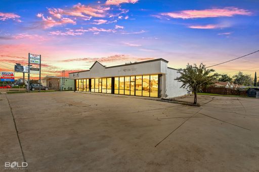 Commercial Property on Benton – photo 1