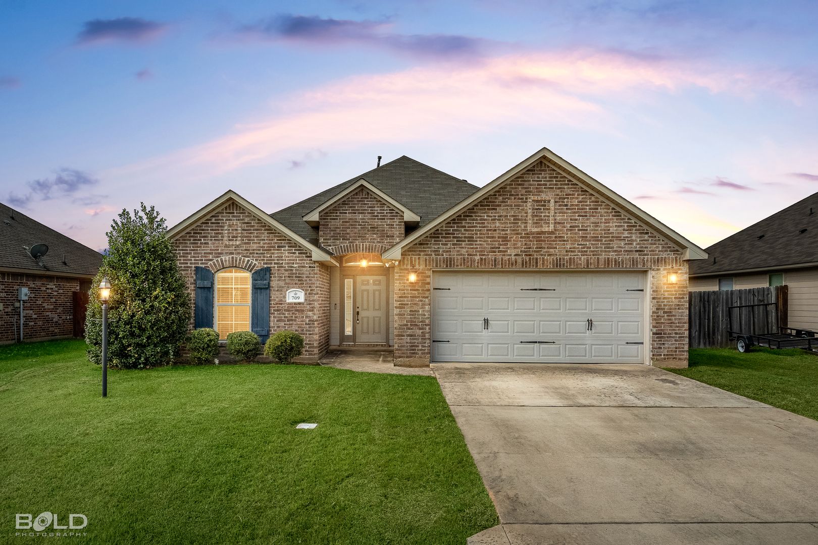 Haughton House: 709  Bianca Street