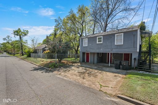 Check out this 2 bed 1 bath in South Highland – photo 1