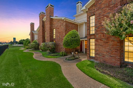 Apply Now for Half Off September Rent!! – photo 1