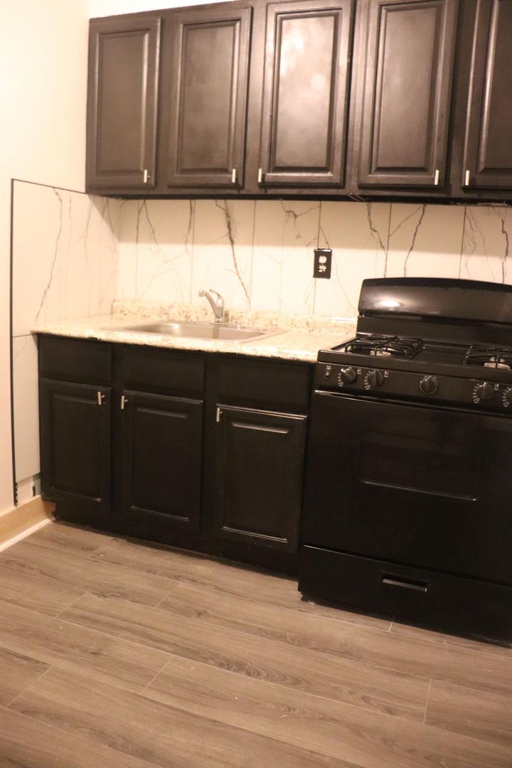 Irvington Apartment: 28 Beechwood PI