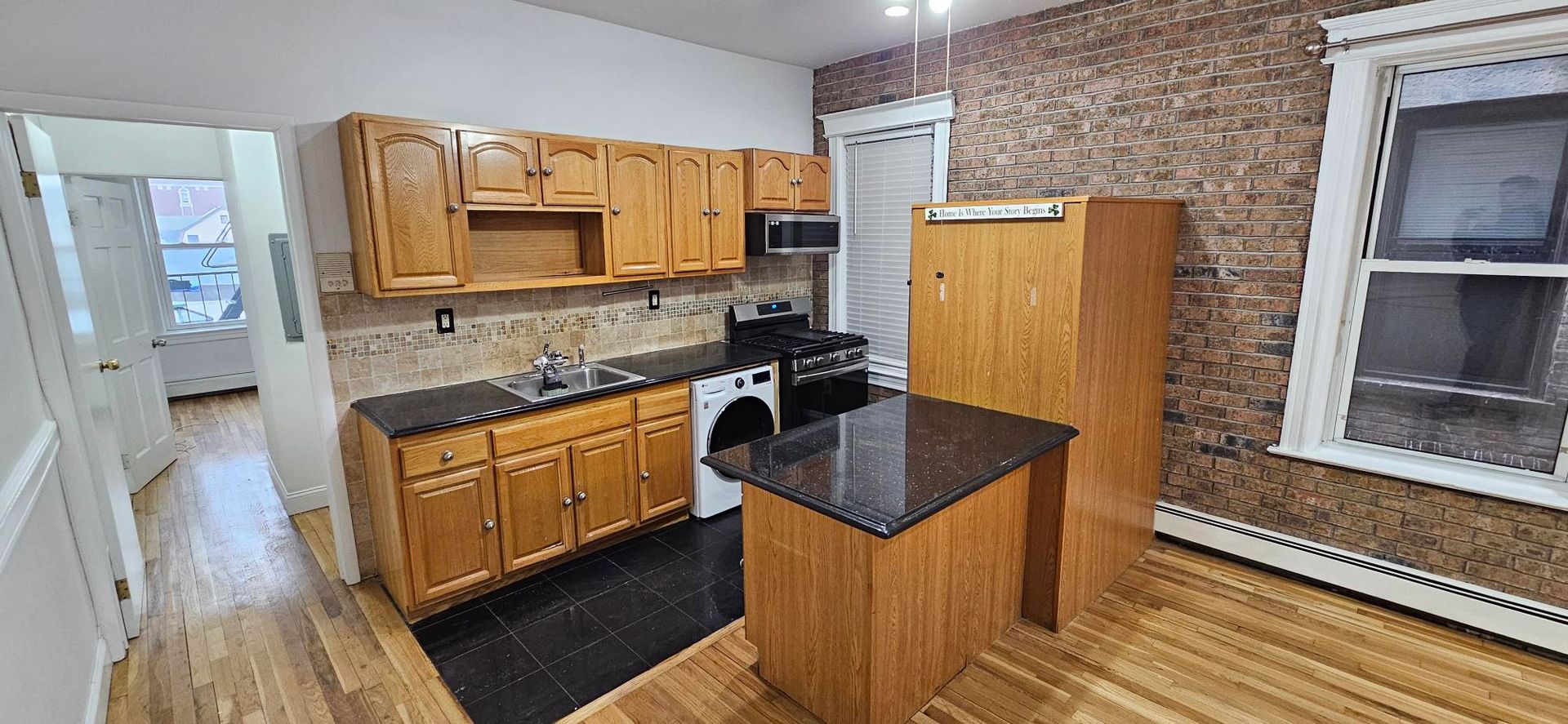 Weehawken House: 4110 Park Avenue