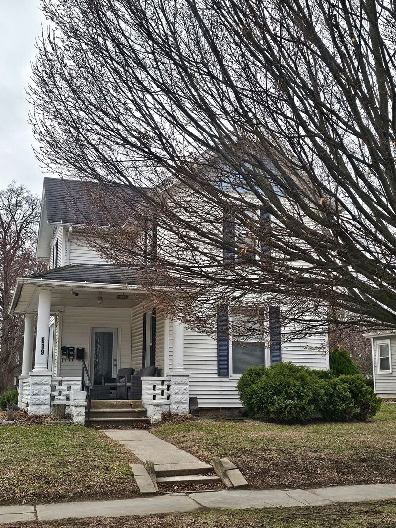 Bowling Green Apartment: 619 Wallace