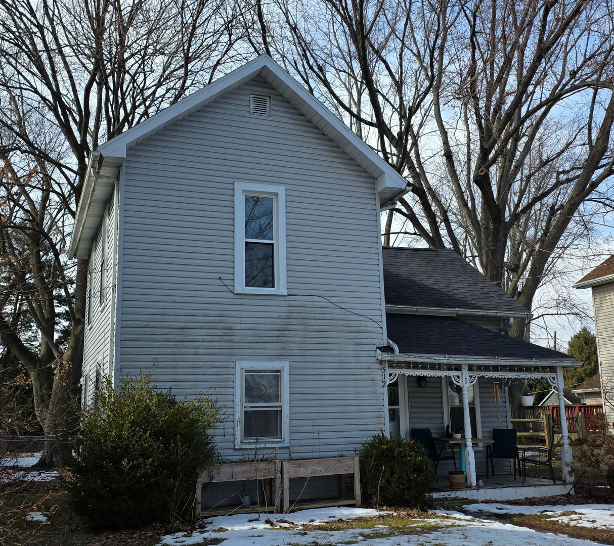 Bowling Green House: 512 Buttonwood