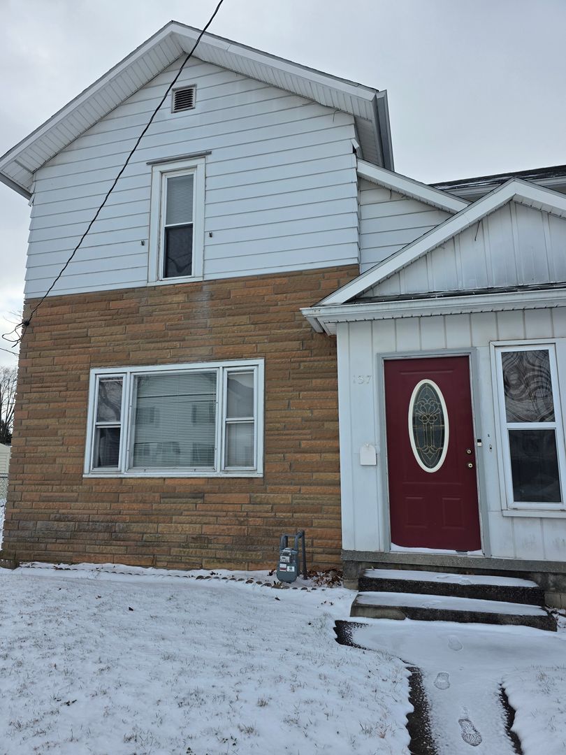 Findlay House: 137 Allen