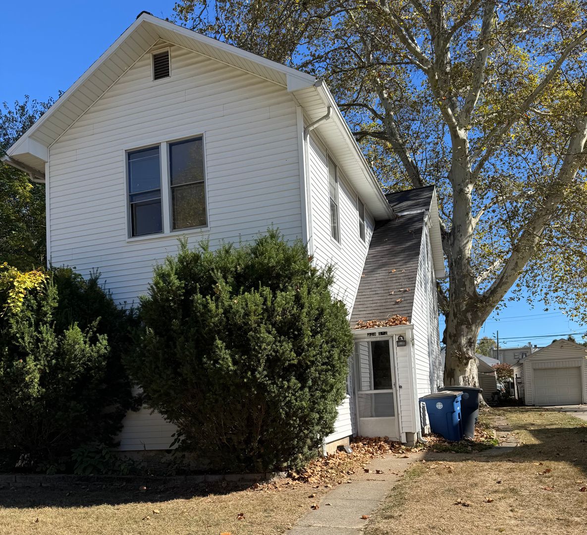 Updated Two Bedroom in Heart of BG