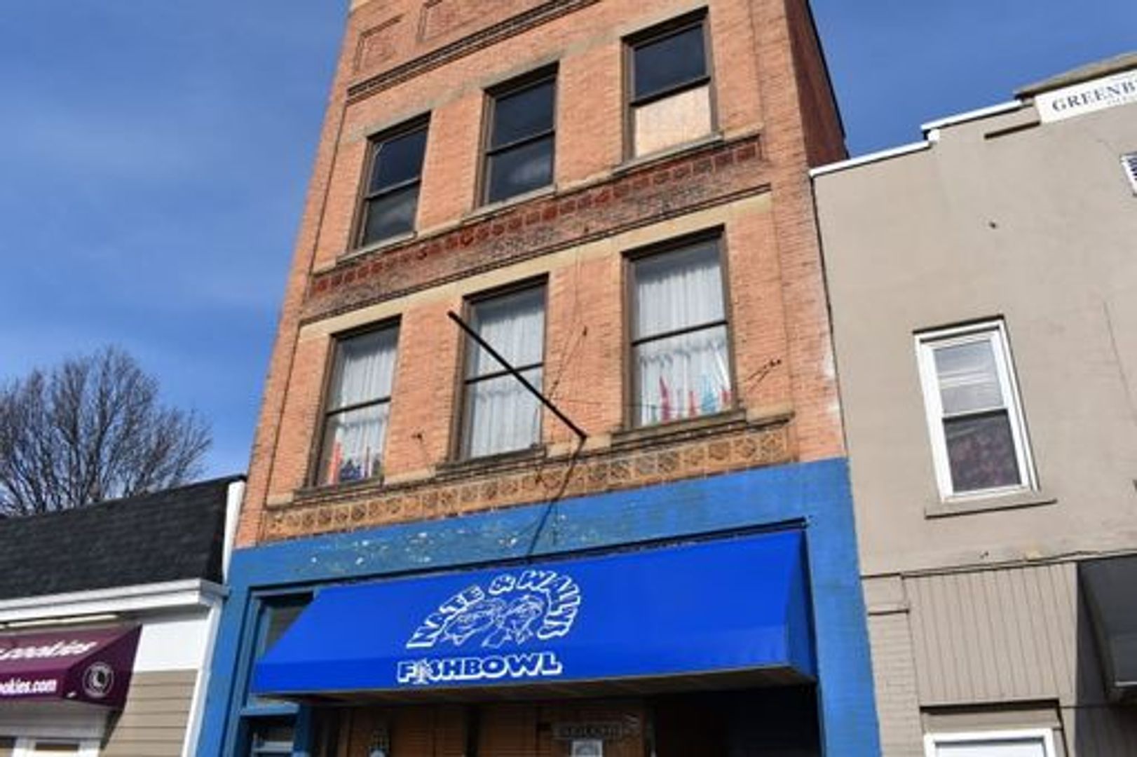 Bowling Green Apartment: 145 E. Wooster