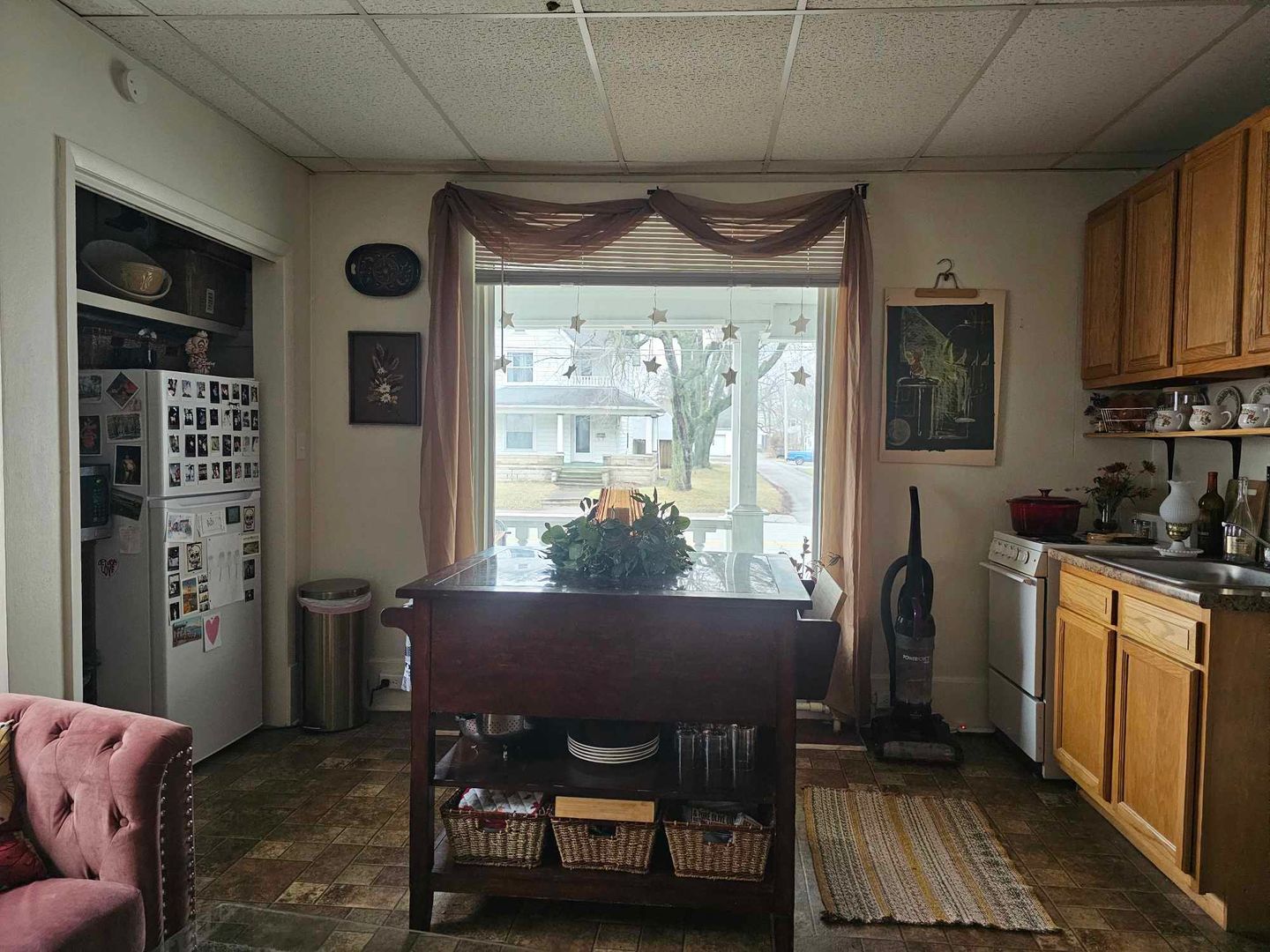 Bowling Green Apartment: 410 S. Main