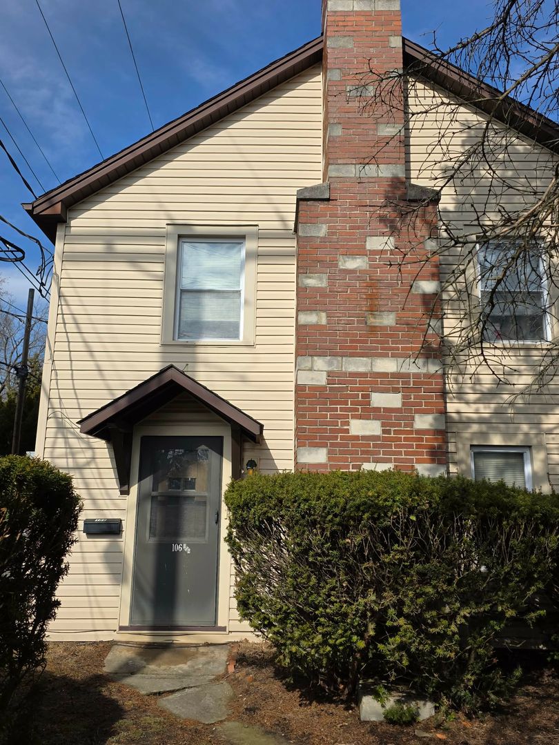 Bowling Green Apartment: 106 1/2 Ordway