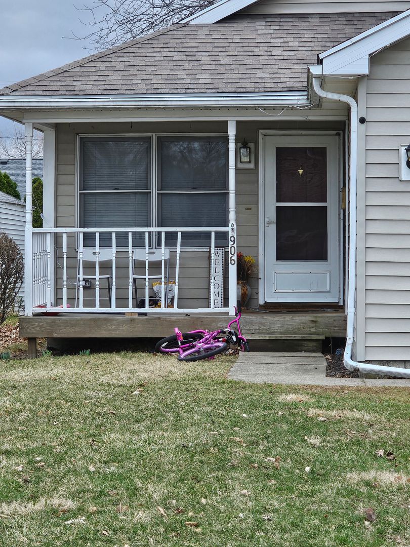 Bowling Green House: 906 N. Prospect