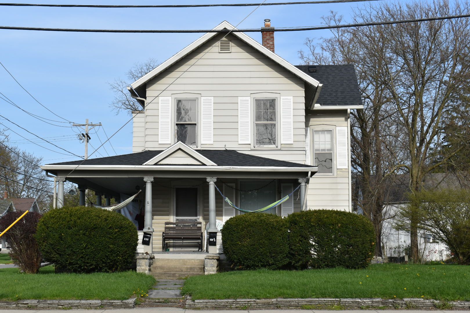 Bowling Green Apartment: 343 1/2 S. Main