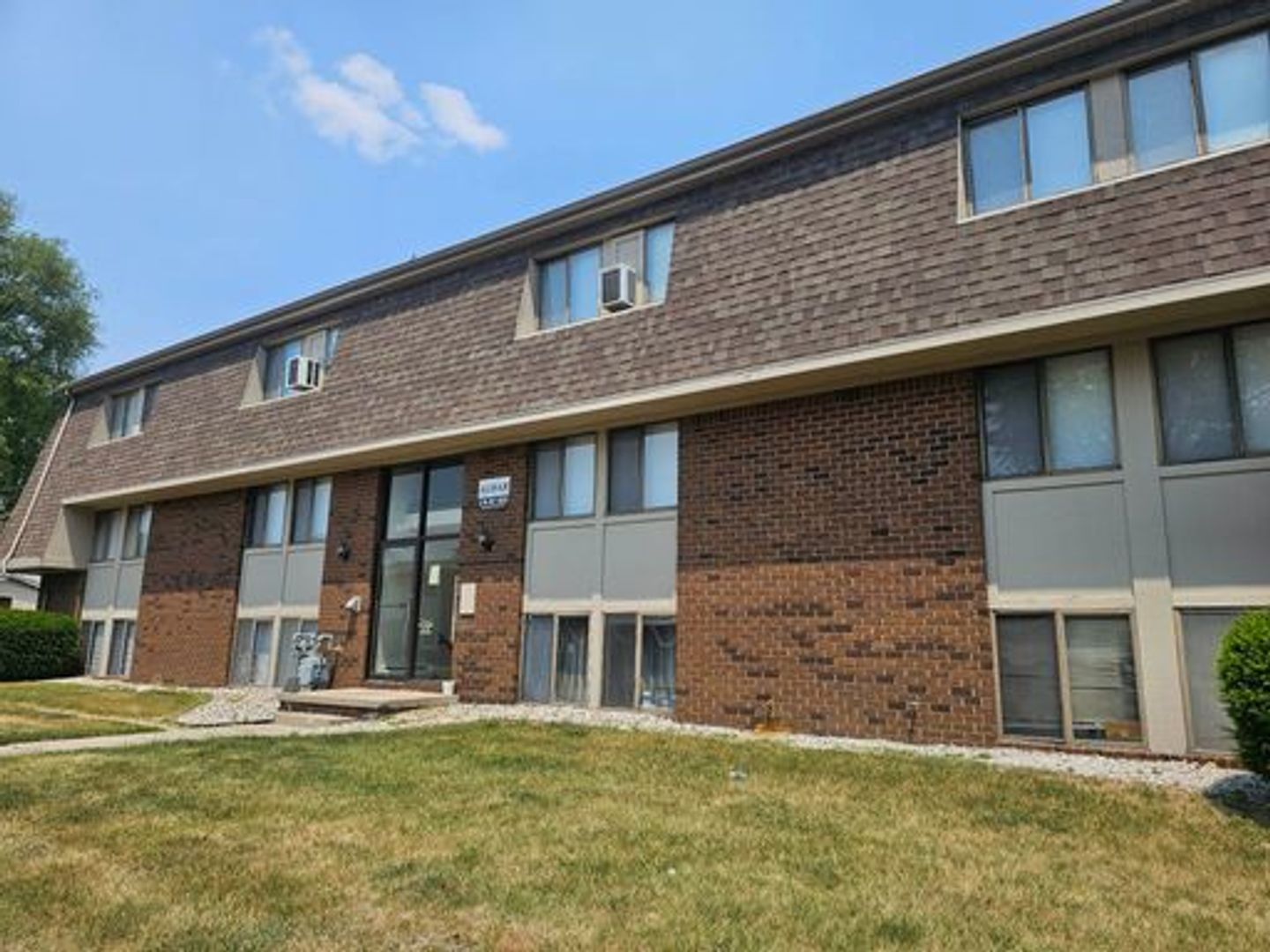 Bowling Green Apartment: 835 Fourth