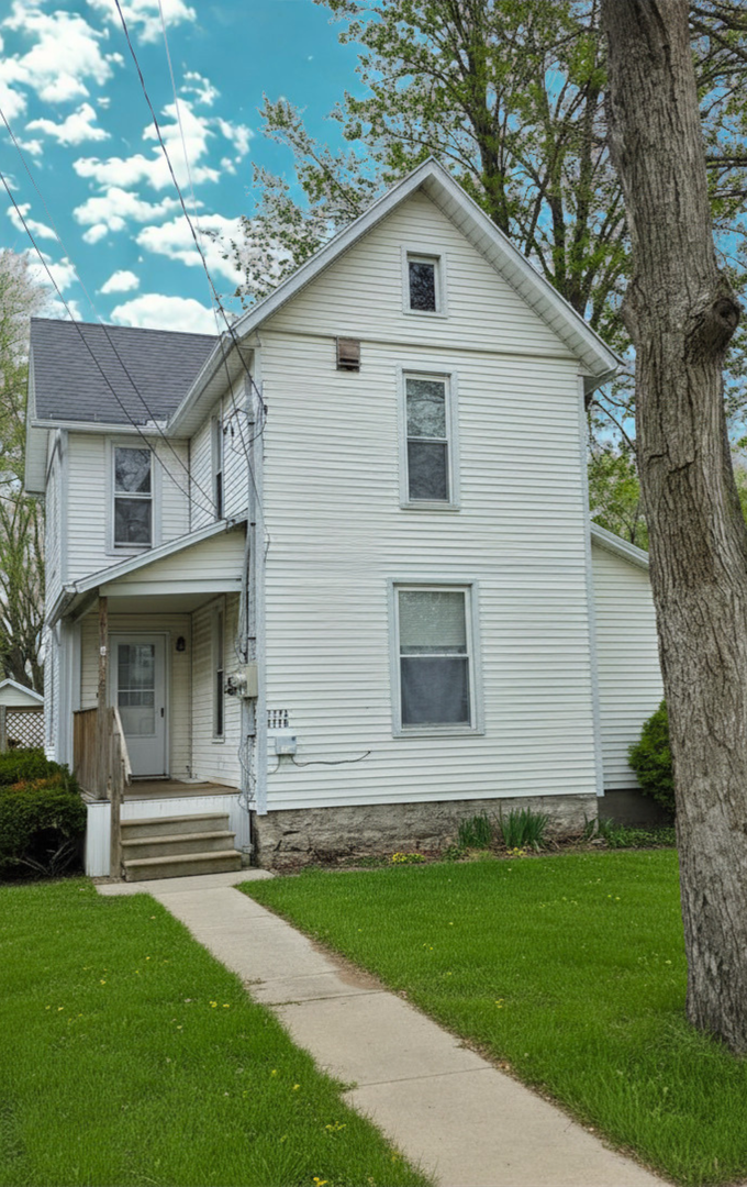 Bowling Green House: 117 E Reed