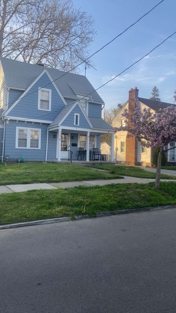 Toledo House: 1378 Wildwood Rd