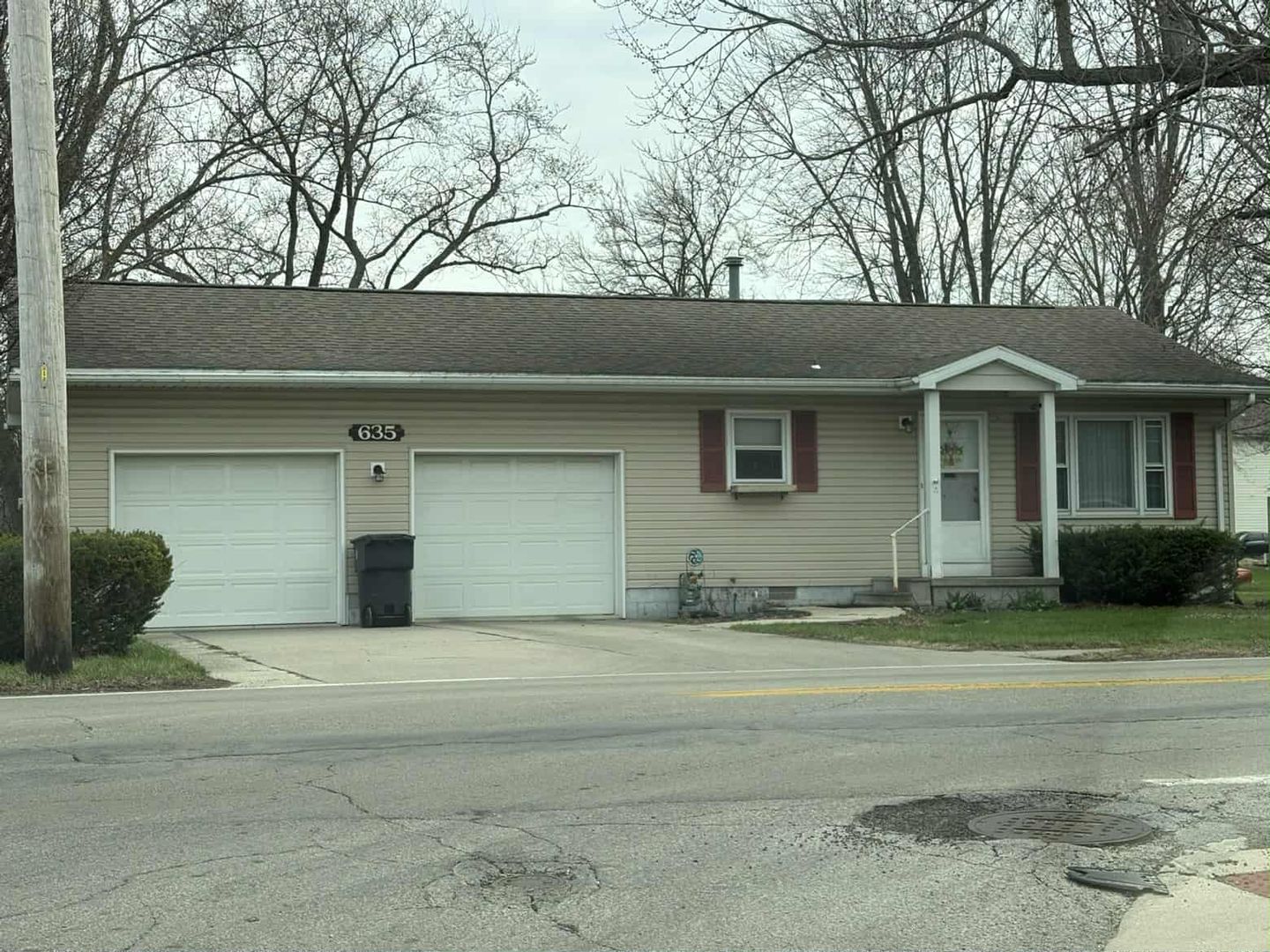 Bowling Green House: 635 S. College