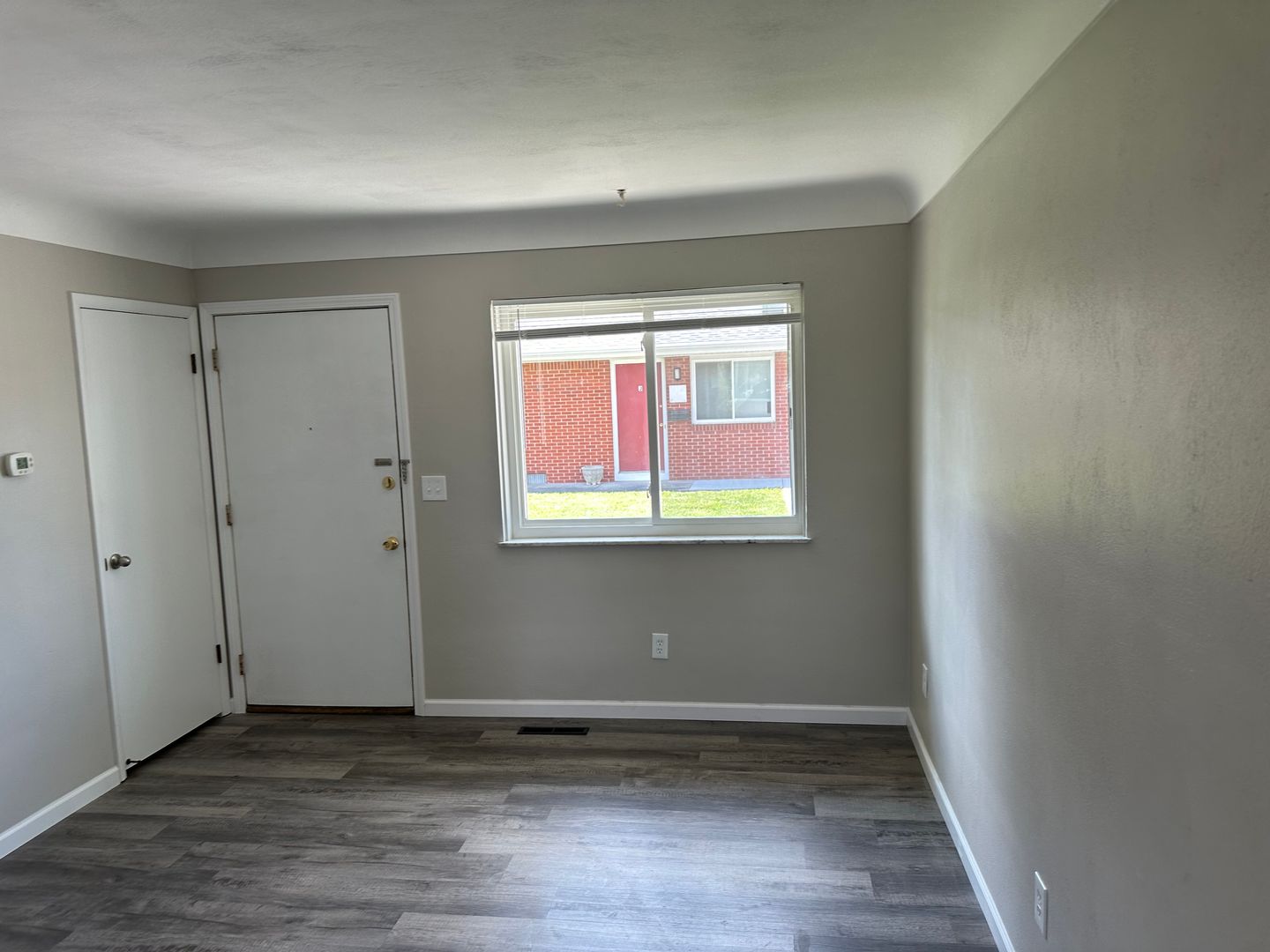 Bowling Green Apartment: 317 Manville