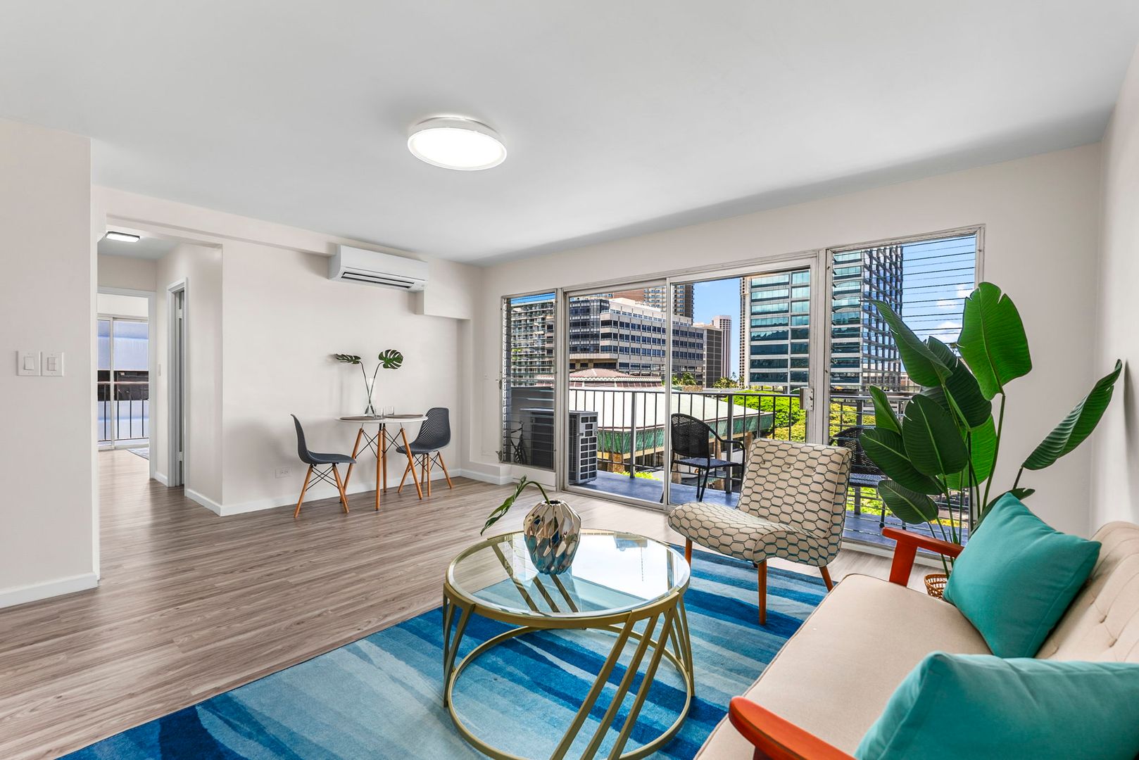 Honolulu House: 731 Amana Street #703