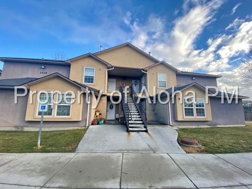 Comfy 2Bed/2Bath off of Pine in Meridian!