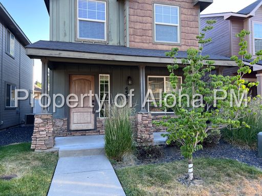 Adorable 3 Bedroom 2.5 Bathroom off the Bench! – photo 1
