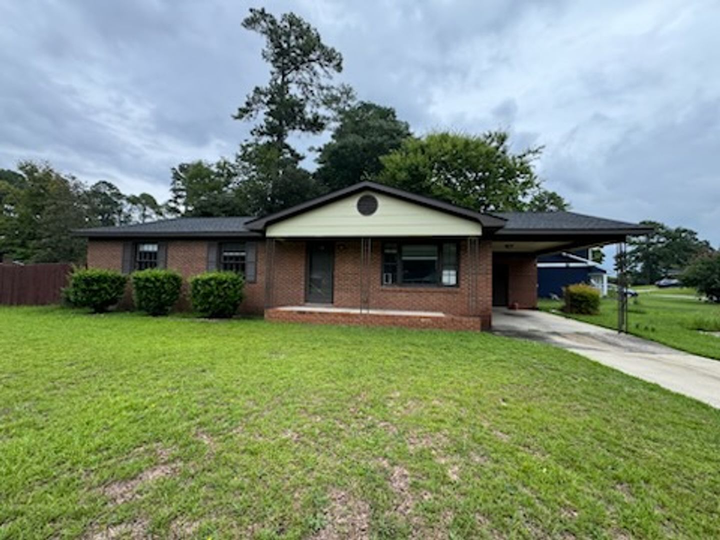 Fayetteville House: 6626 Julliard Drive