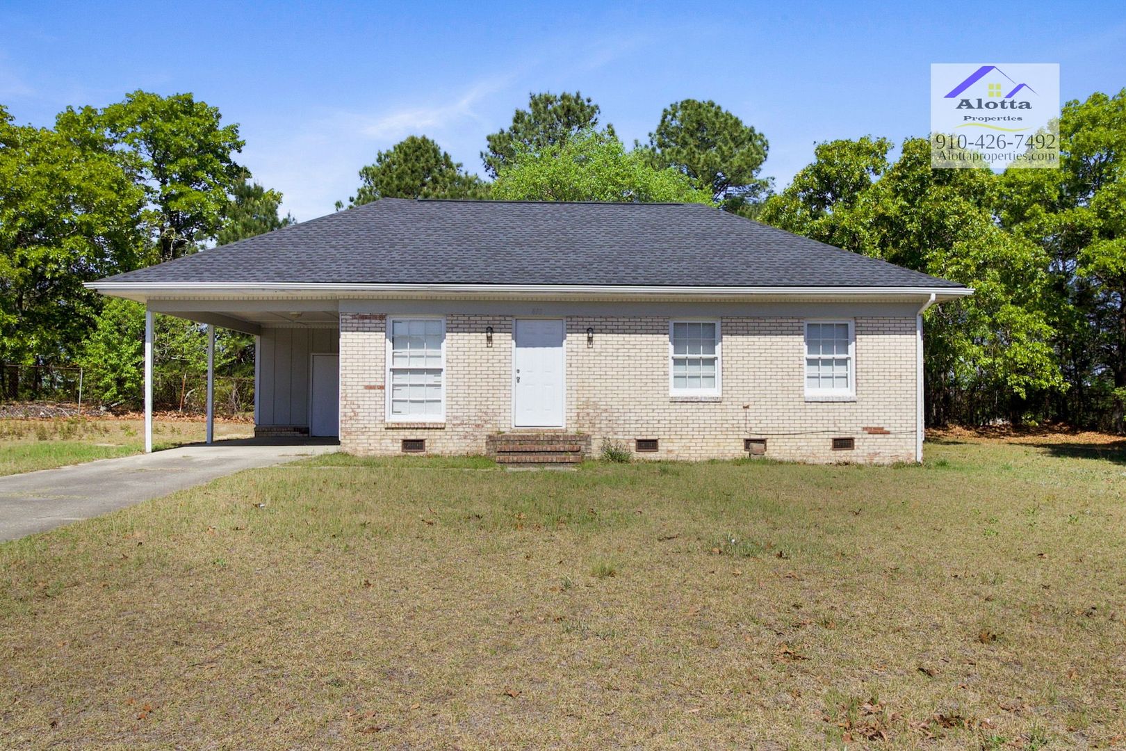 Fayetteville House: 818 Grambling Ct