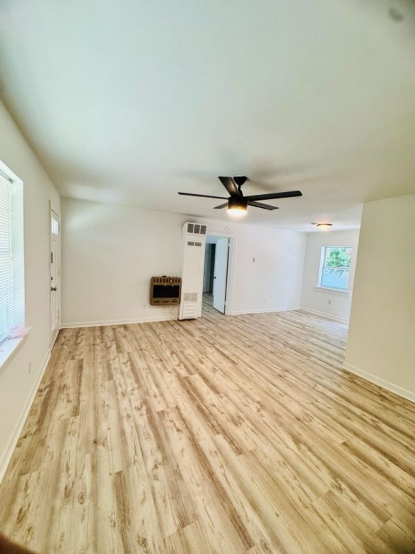 Smithfield House: 715 South 3rd Street C3