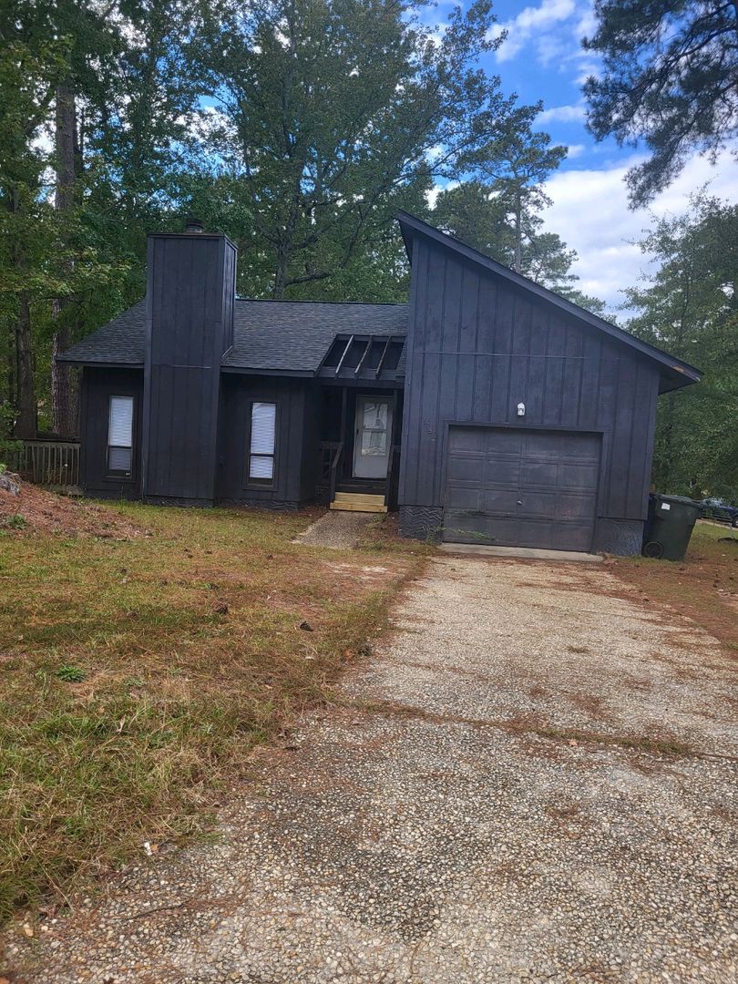 Fayetteville House: 482 Corning Place