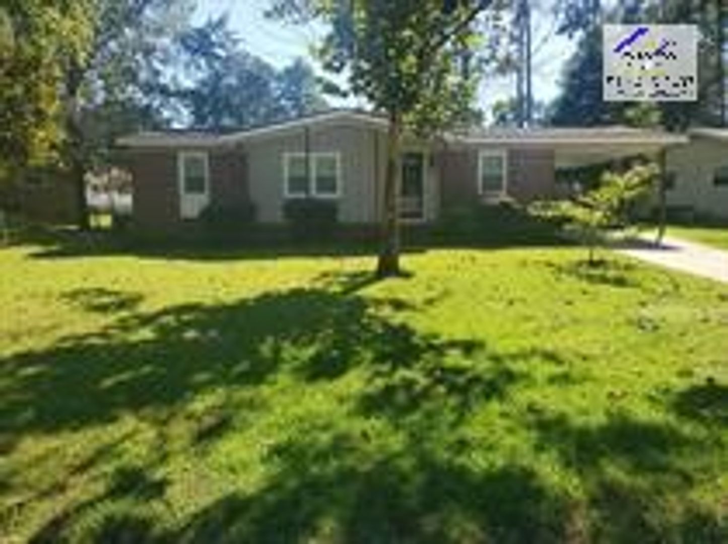 Fayetteville House: 7259 Ainsley Street