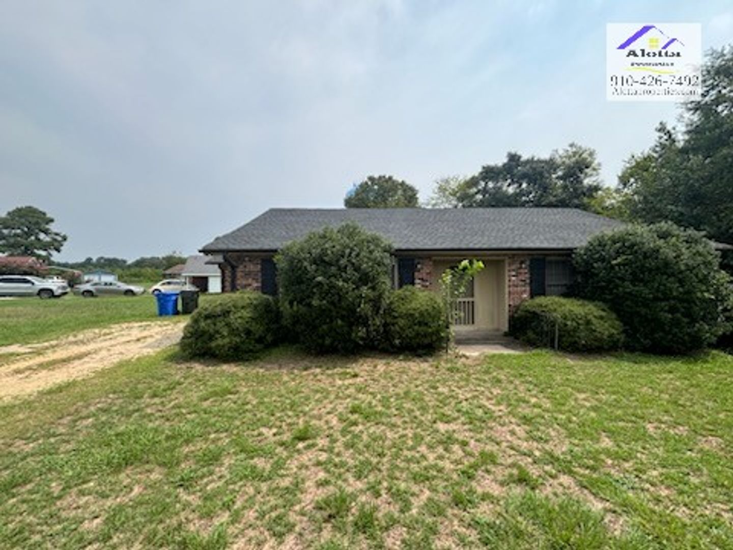 Fayetteville House: 6604 Carloway Dr