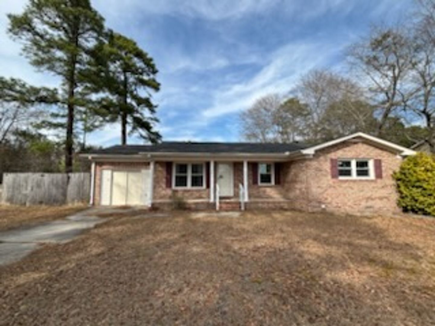Hopemills House: 3718 Pioneer Dr