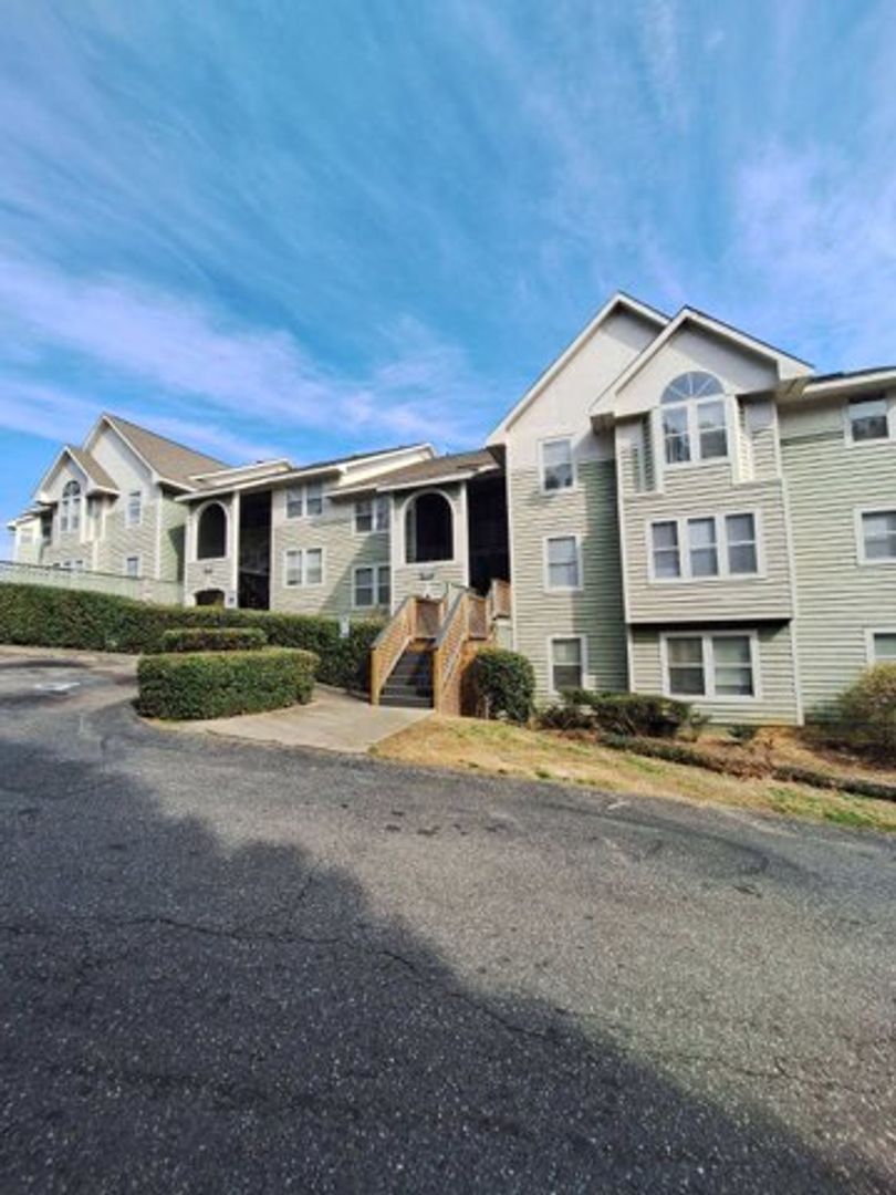 Fayetteville Condo: 1002 Brookhollow Dr #5