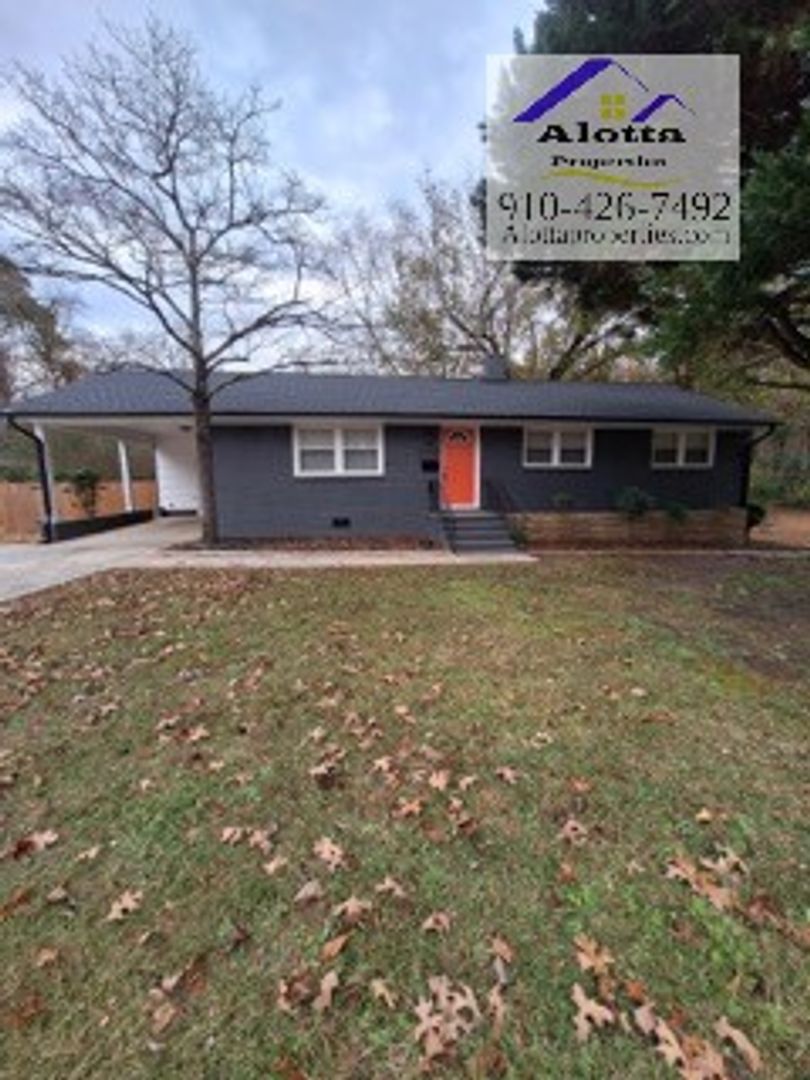 Fayetteville House: 2207 McBain