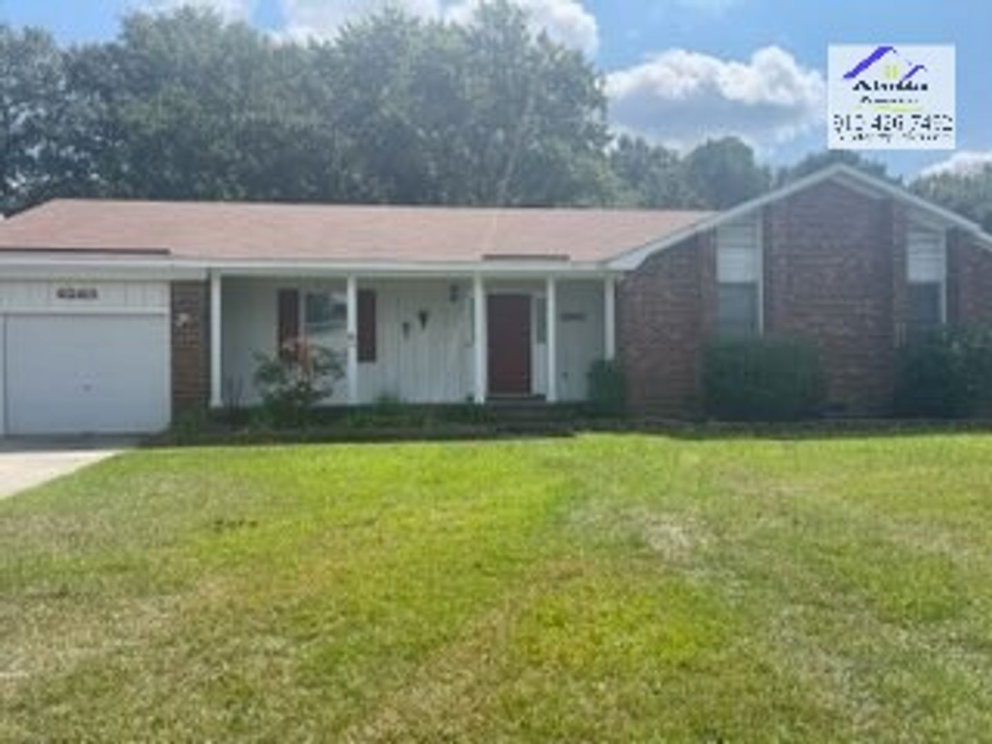Fayetteville House: 6263 Lake Trail Dr