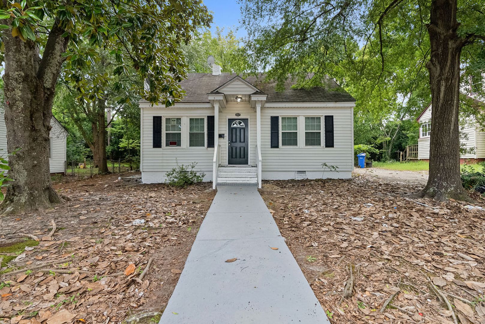 Fayetteville House: 207 Windsor Dr