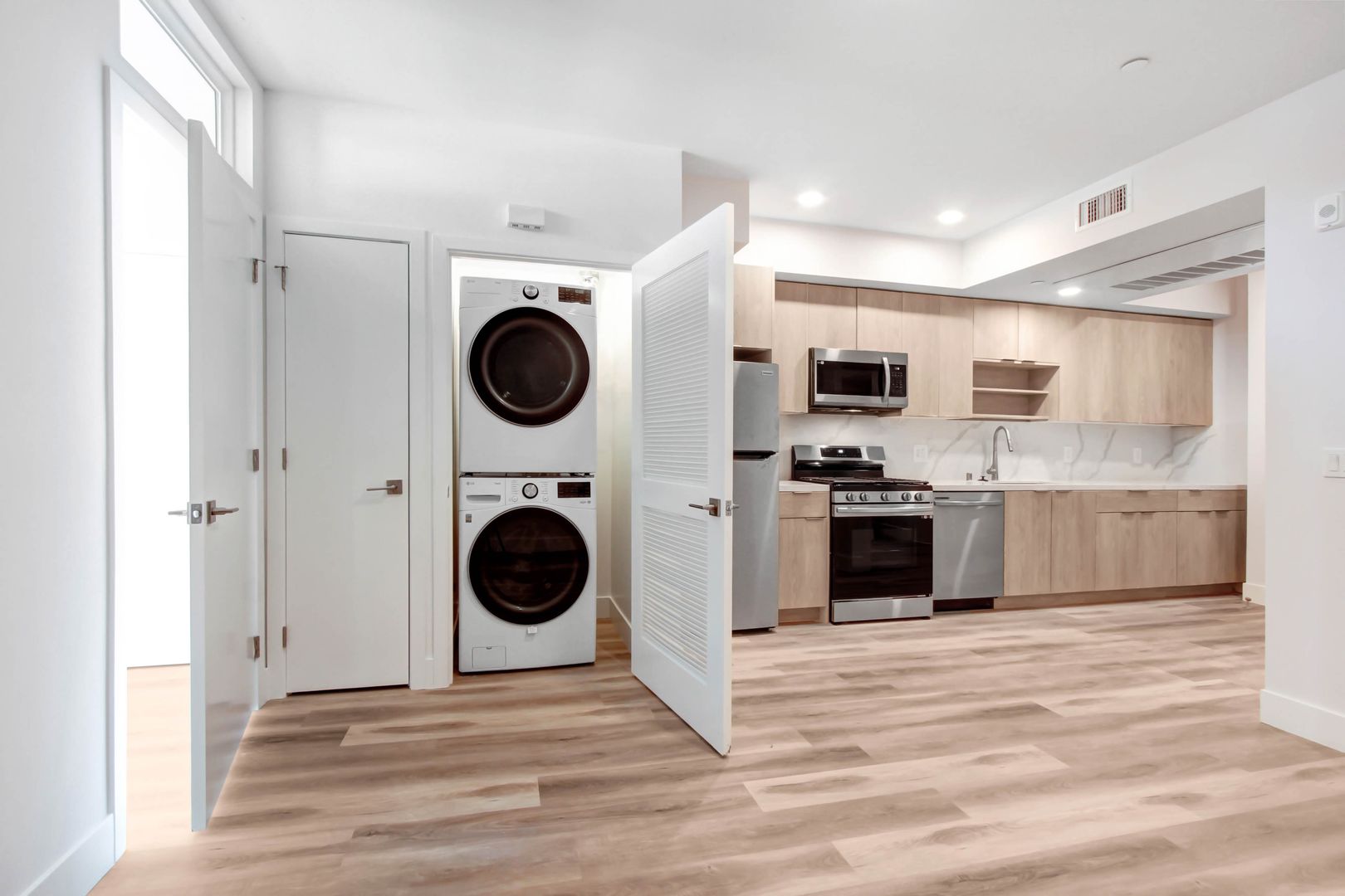 North Hollywood Apartment: 6500 Lankershim Blvd.