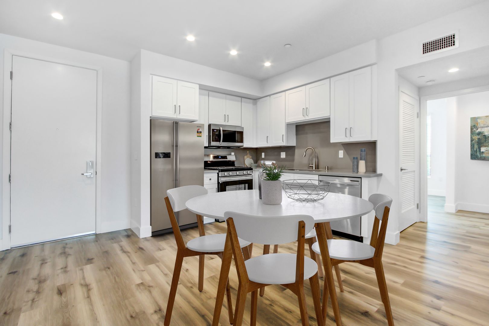 North Hollywood Apartment: 5755 Tujunga Avenue