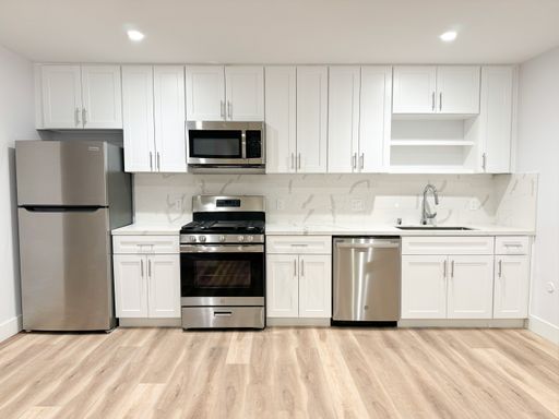 Brand new 1 bed + 1 bath - Central A/C, Washer/Dryer in Unit