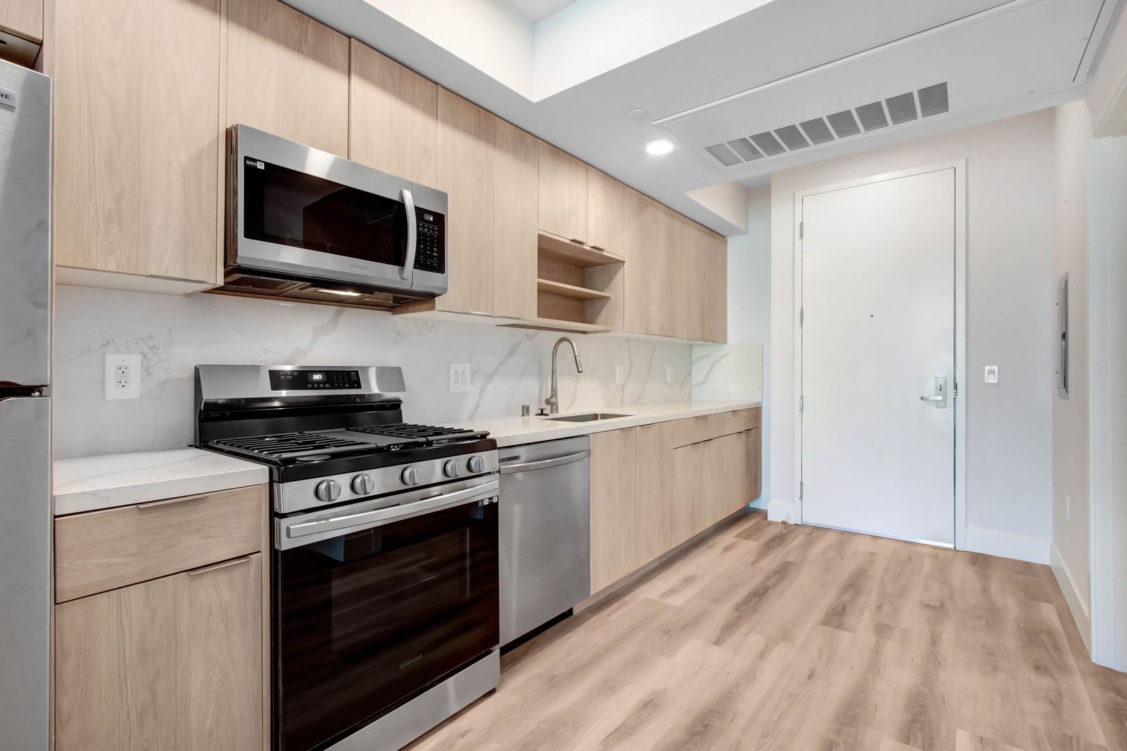 North Hollywood Apartment: 6500 Lankershim Blvd.