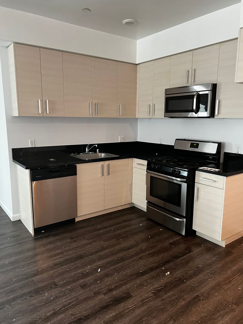 North Hills Apartment: 8822 Burnet Avenue