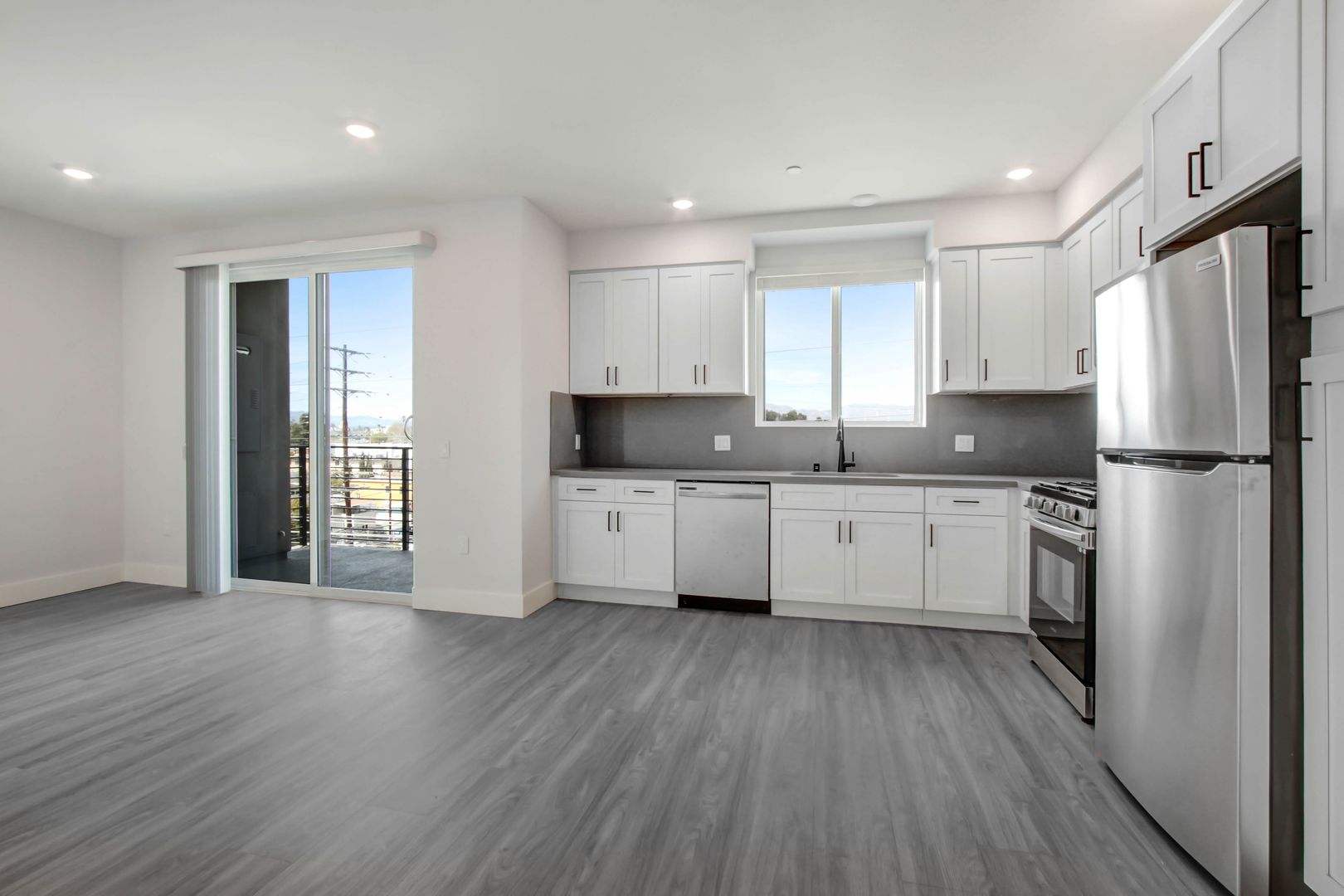 North Hollywood Apartment: 11848 Vanowen St
