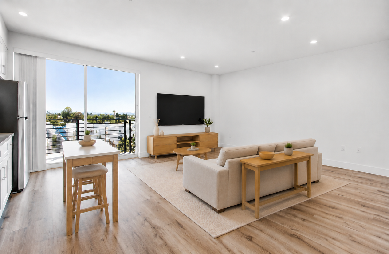 North Hollywood Apartment: 5755 Tujunga Avenue