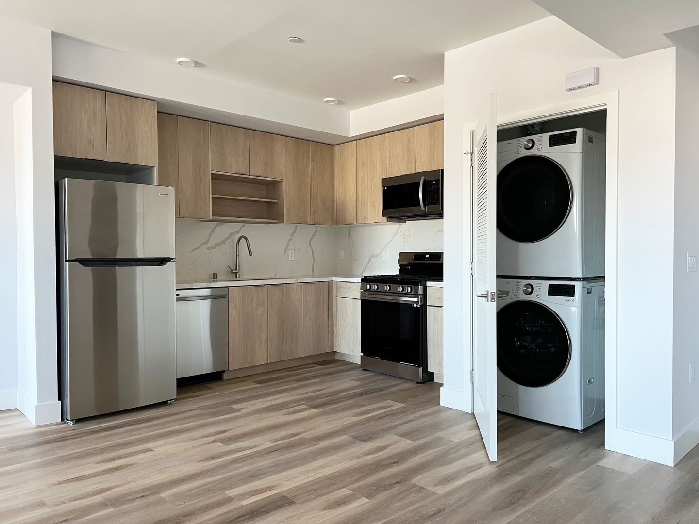 North Hollywood Apartment: 6500 Lankershim Blvd.