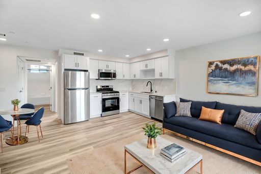 Modern 1 Bed + 1 Bath with A/C, Stove, microwave - Section 8/Voucher ACCEPTED – photo 1