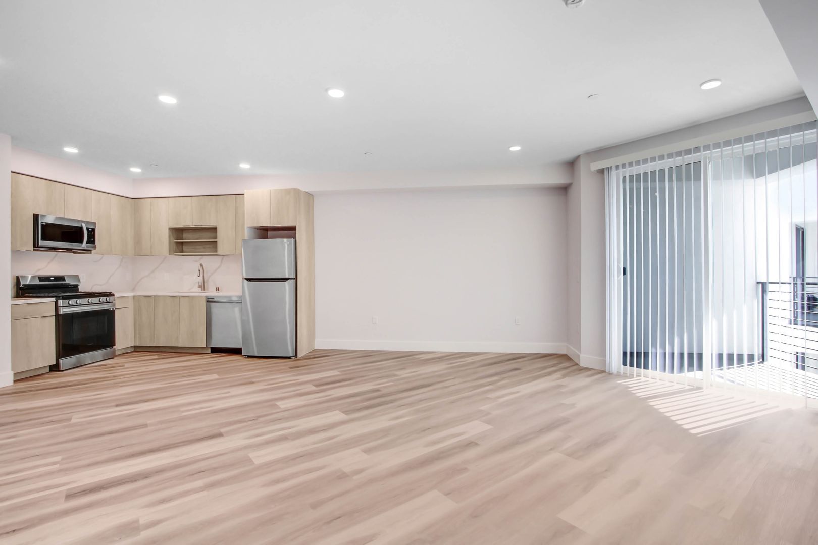 North Hollywood Apartment: 6500 Lankershim Blvd.