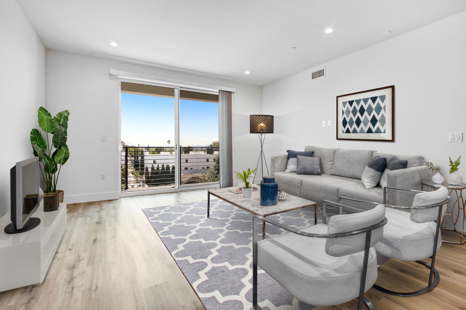 North Hollywood Apartment: 5755 Tujunga Avenue