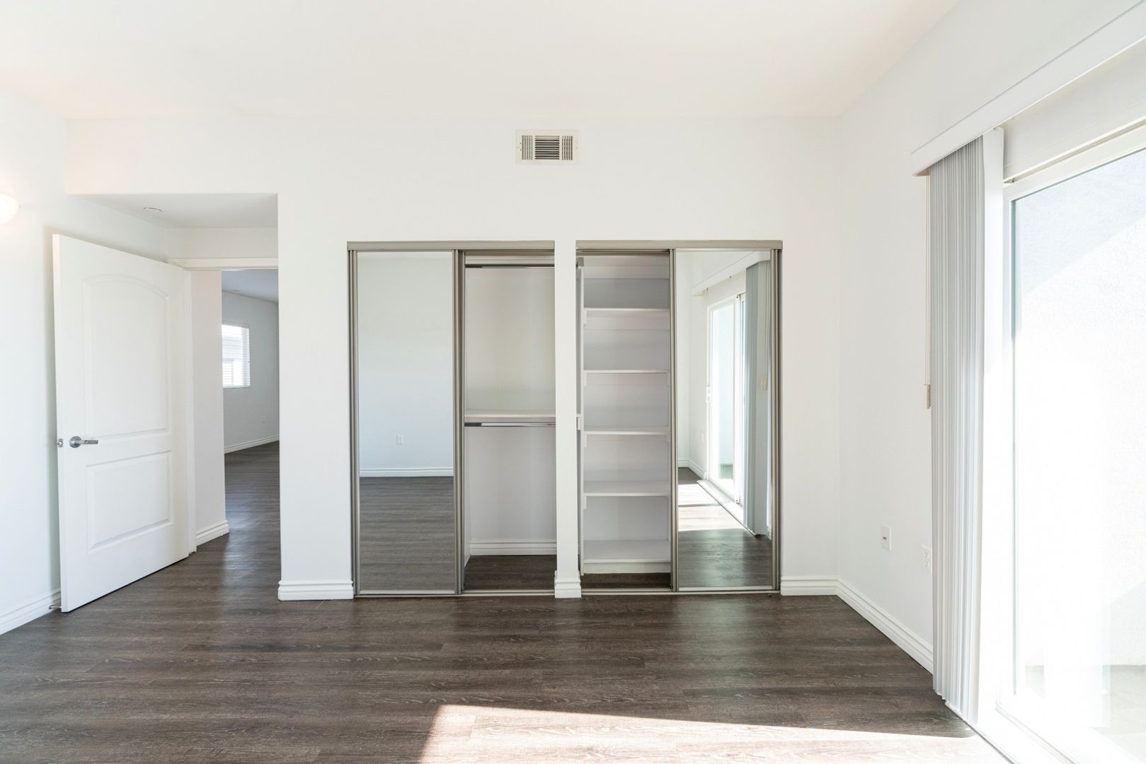 North Hollywood Apartment: 12045 Keswick