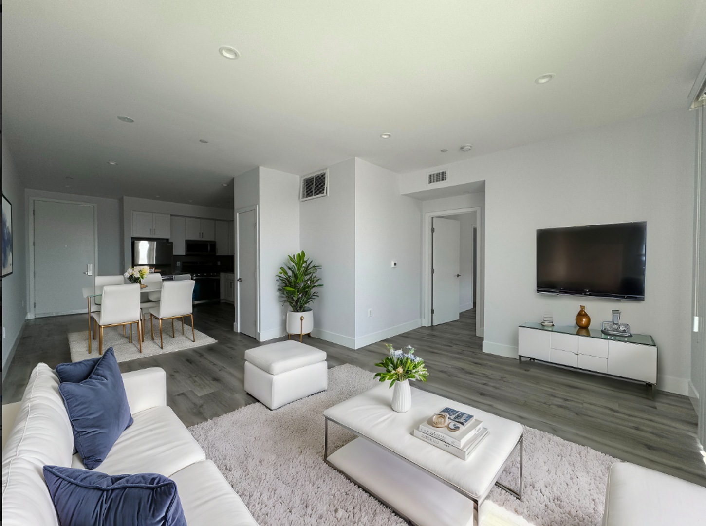 North Hollywood Apartment: 5755 Tujunga Avenue