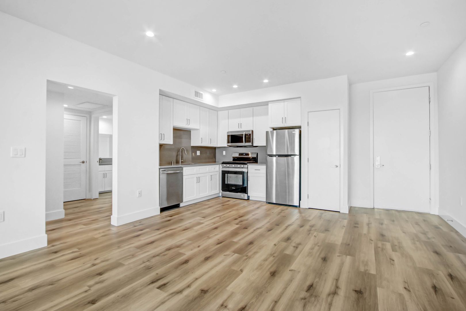 North Hollywood Apartment: 5755 Tujunga Avenue