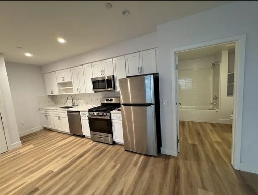 NEW Studio $1745!!!- Central A/C, Washer/Dryer in Unit ++ Fridge, Microwave & Stove - Luxury