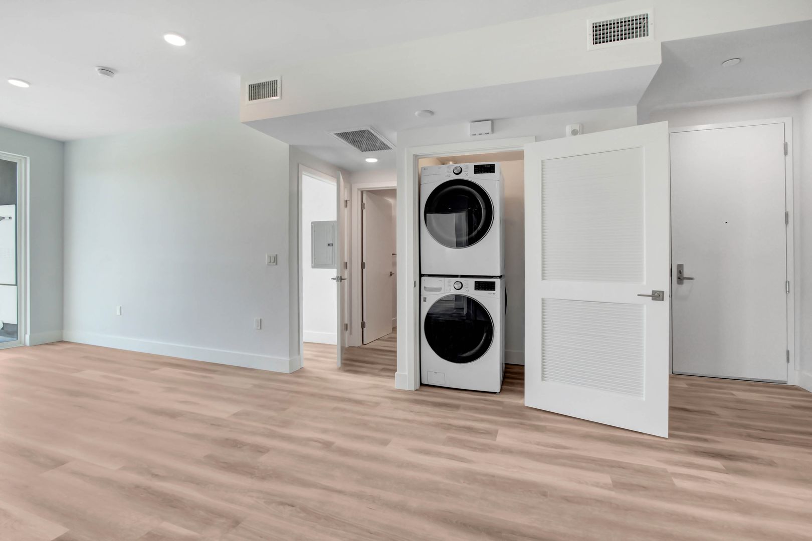 North Hollywood Apartment: 6500 Lankershim Blvd.